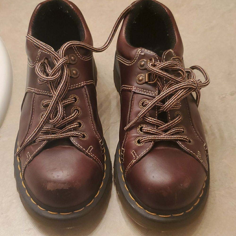 Dr. Martens. Air wair